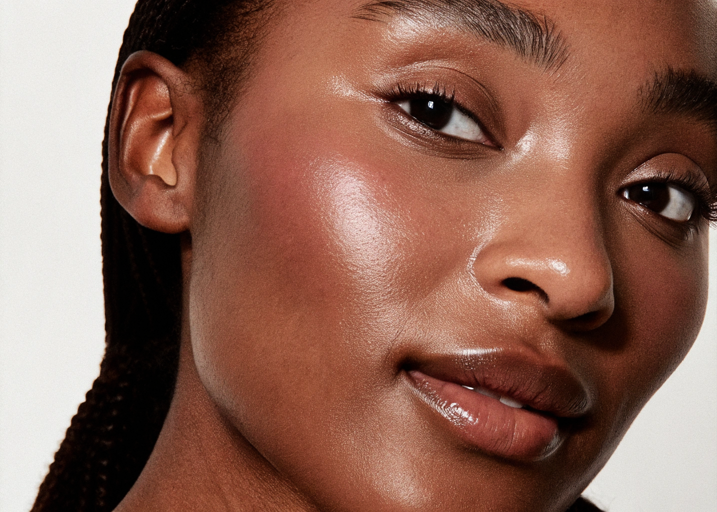 black cleaar skin woman skincare go to confidence and skin well-being. Our plant-based, high-performance serums are formulated for all skin types, delivering deep hydration, nourishment, and restoration. We believe in ethical beauty, using nut-free, gluten-free, and toxin-free ingredients to provide safe, effective skincare solutions without compromise.